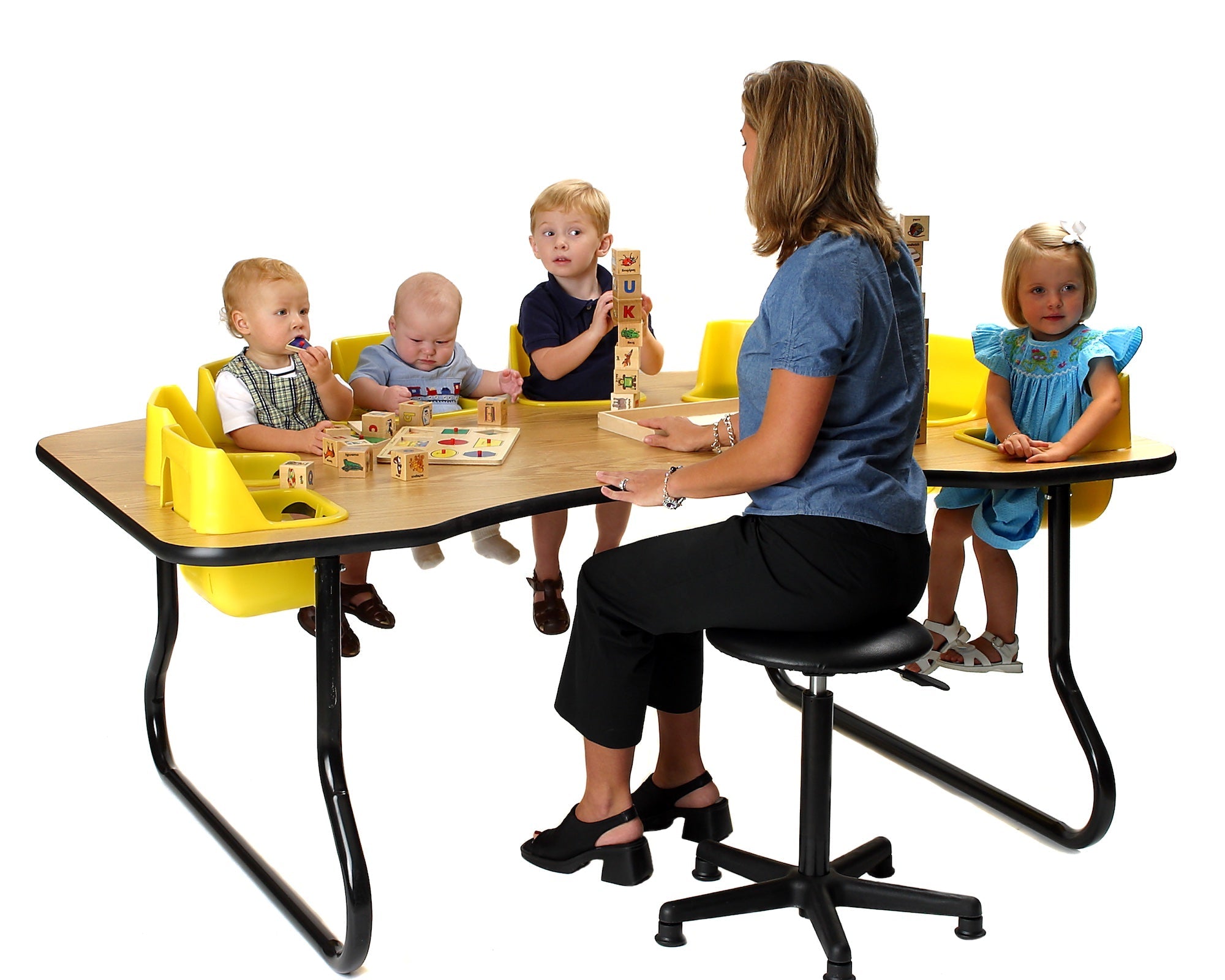 Kids seat for outlet table